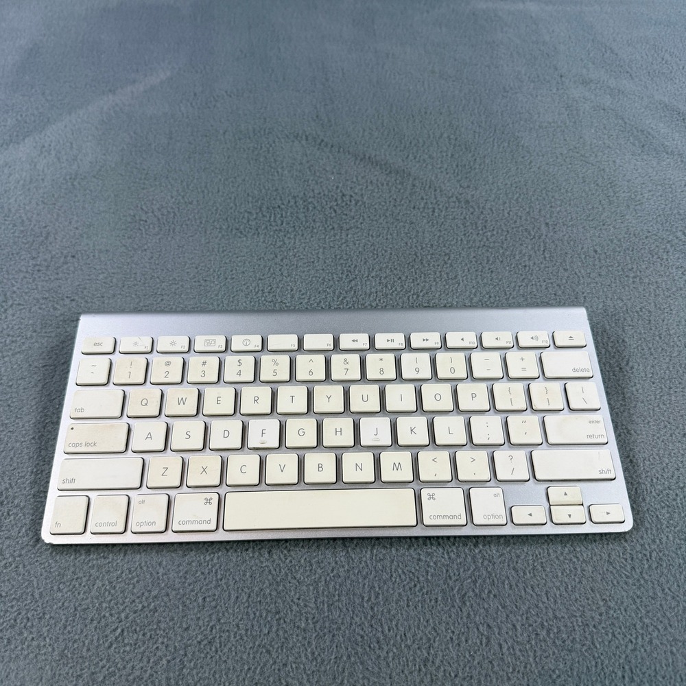 Apple Wireless‎ Keyboard A1255 Bluetooth Aluminum Silver White Mac Tested